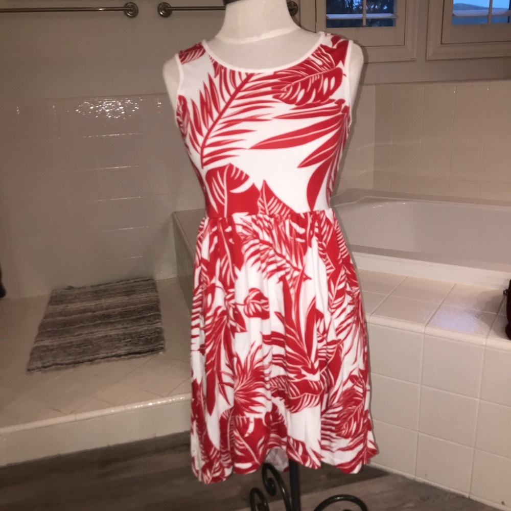 Beautiful red and white palm print dress